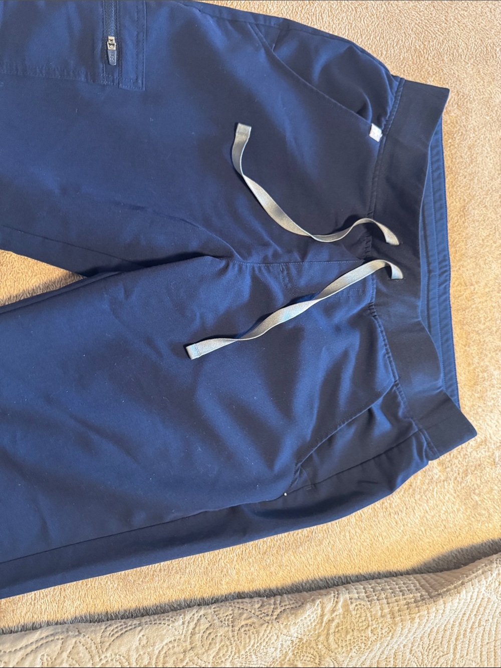 Figs women’s Navy scrub pants with Drawstring jogger design excellent condition